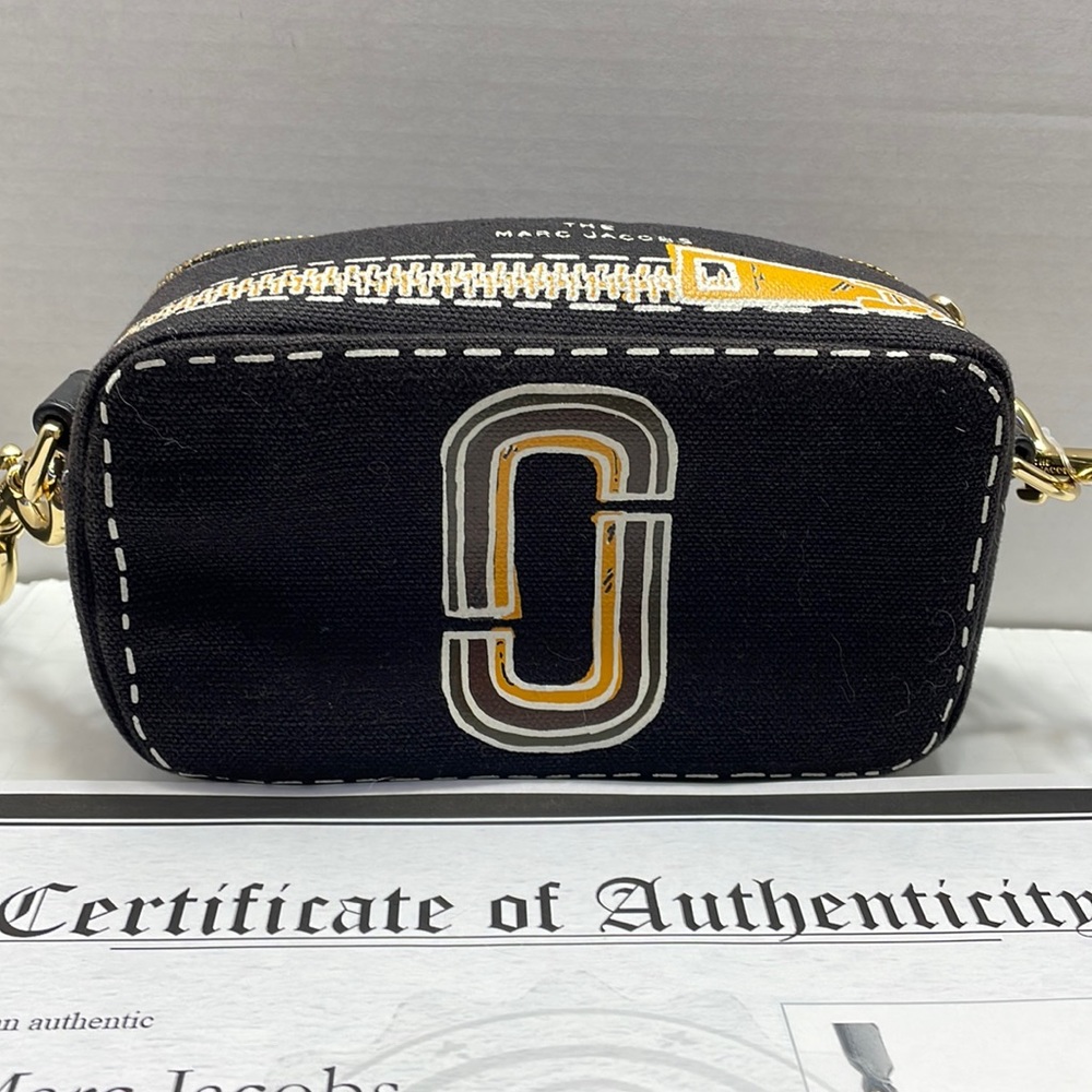Authentic MARC JACOBS soft snap shot black canvas  camera bag with COA